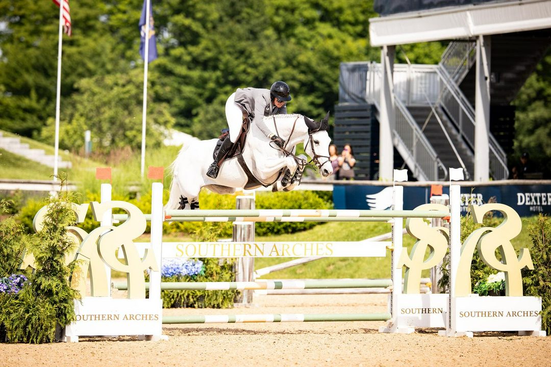 چهار نعل: Hunter Holloway با Henry Jota Ariel در Southern Arches Grand Prix CSI 3* به پیروزی رسید