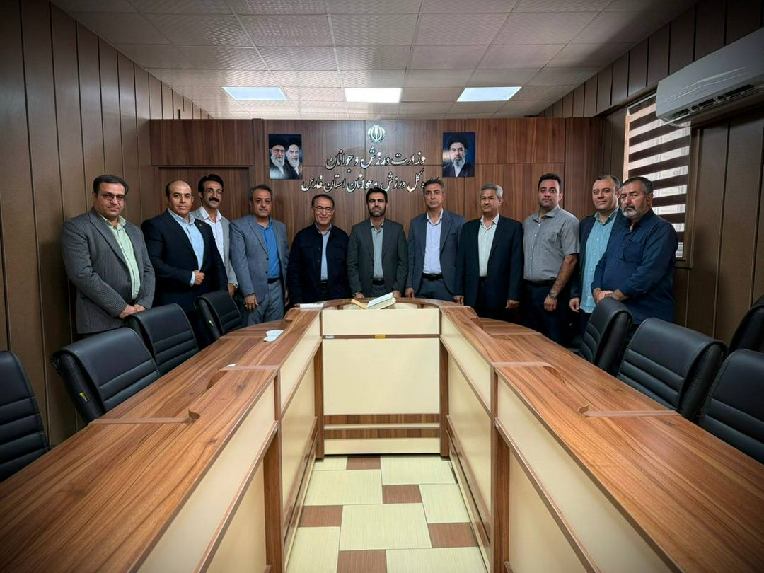 چهار نعل: پیگیری احداث آکادمی سوارکاری فارس در نشست حیدری با مدیرکل ورزش و جوانان استان فارس
